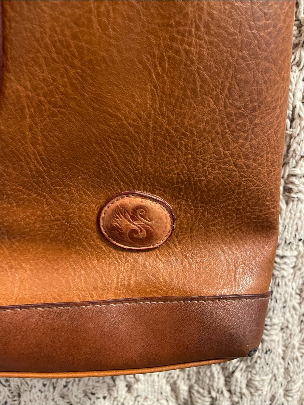 Classic Brown Leather Shoulder Bag - Picture 2 of 9